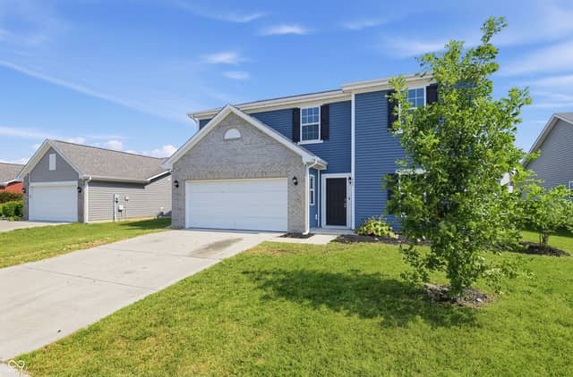 485 Haywood Drive, Greenfield, IN 46140, photo 2 of 28