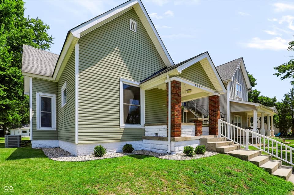 1507 Lafayette Avenue, Columbus, IN 47201, photo 1 of 34