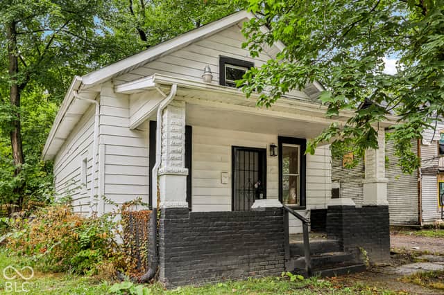 405 N Bradley Avenue, Indianapolis, IN 46201, photo 3 of 27
