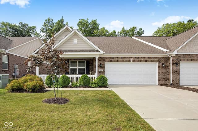 1019 Stallion Court, Indianapolis, IN 46260, photo 4 of 38