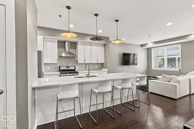 622 E 10th Street #206, Indianapolis, IN 46202, photo 5 of 32