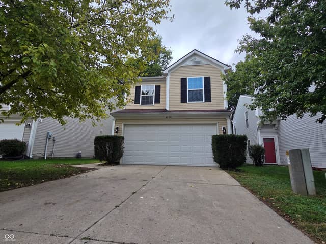 4926 Pembridge Drive, Indianapolis, IN 46254, photo 2 of 16