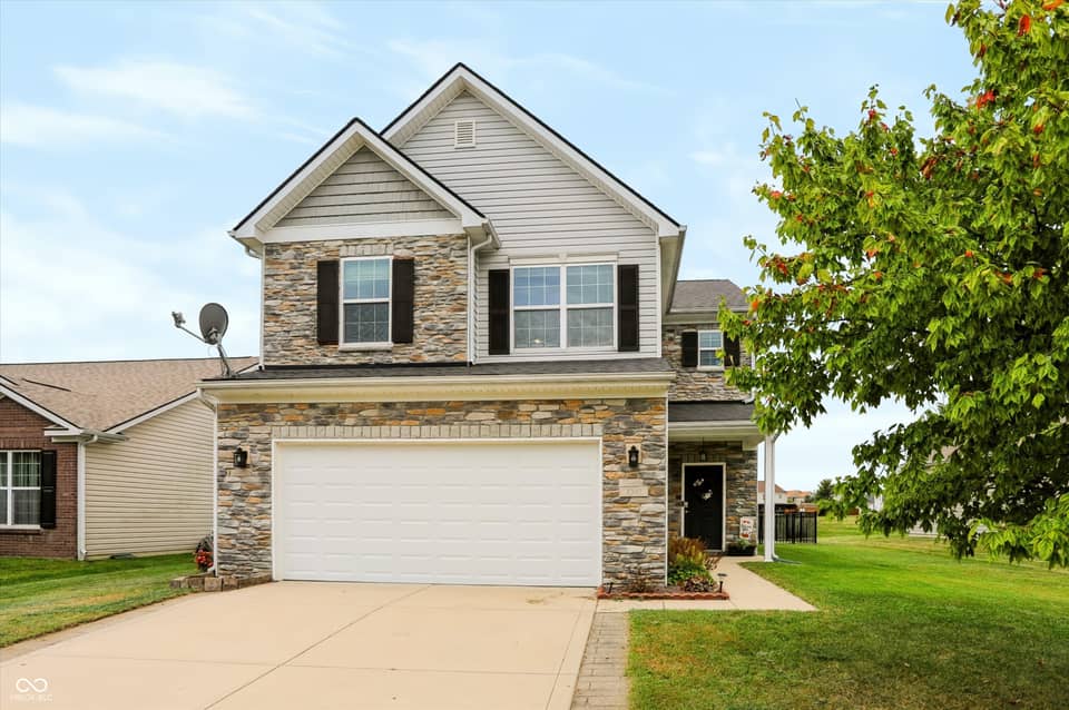 3392 Roundlake Lane, Whitestown