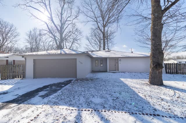 1127 Hickory Lane, New Castle, IN 47362, photo 2 of 36