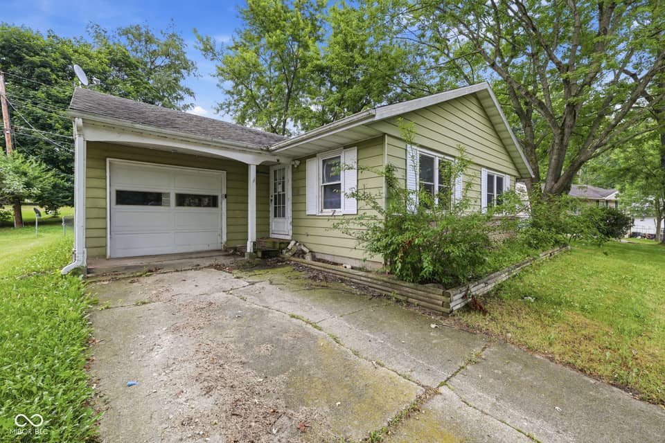609 Airedale Drive, Hartford City
