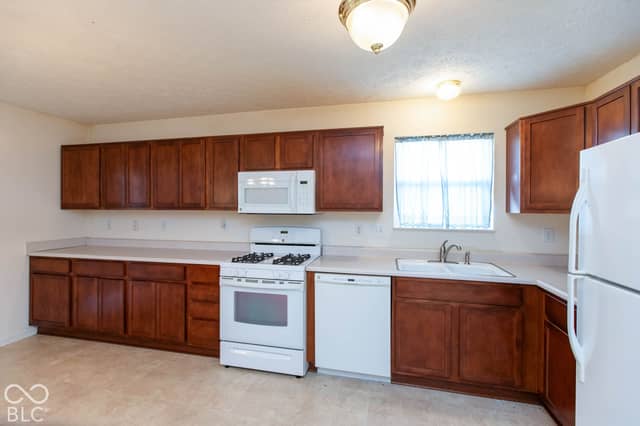 8113 Sydney Lane, Avon, IN 46123, photo 5 of 18