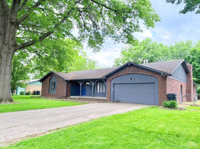 202 Meander Way, Greenwood, IN 46142, photo 2 of 21