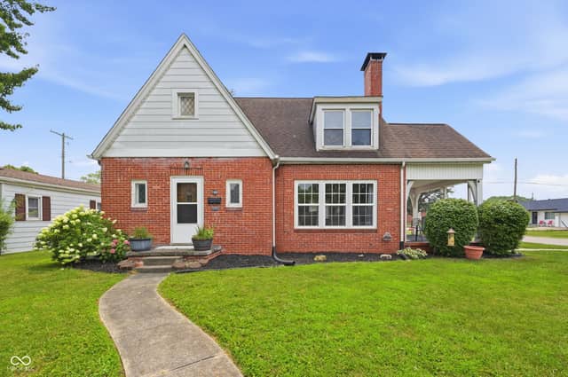 1303 16th Street, Columbus, IN 47201, photo 2 of 26