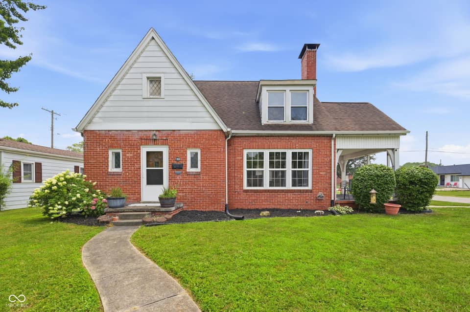 1303 16th Street, Columbus, IN 47201, photo 1 of 26