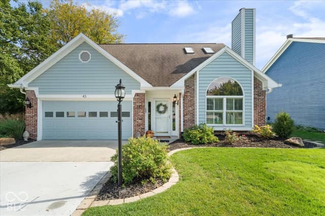 43 Balmoral Court, Zionsville, IN 46077, photo 2 of 35