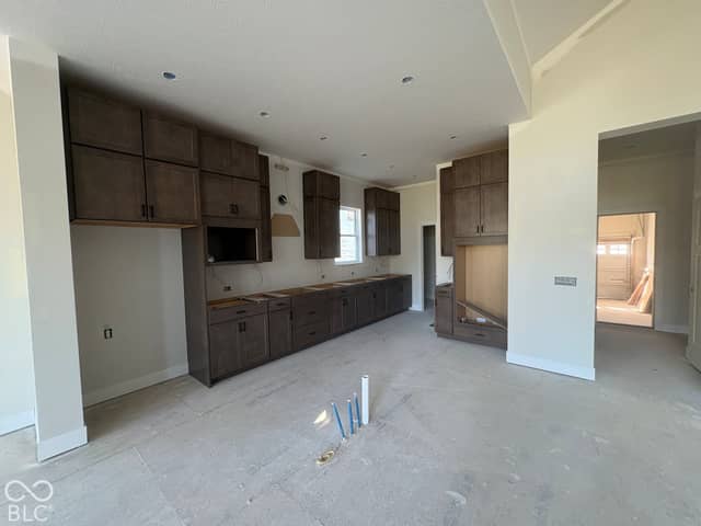 8838 Earhart Lane, Zionsville, IN 46077, photo 4 of 14