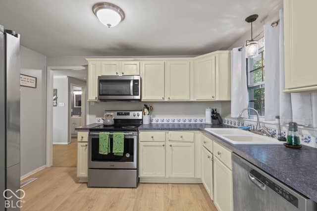 1652 W 74th Place, Indianapolis, IN 46260, photo 5 of 32