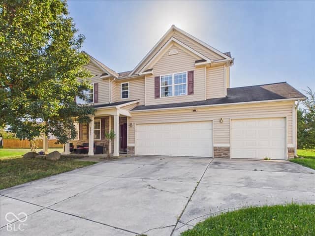 9655 Rhodes Court, Avon, IN 46123, photo 3 of 43
