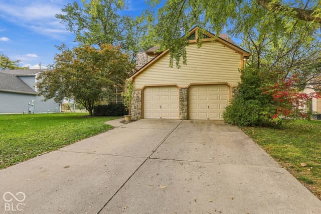 9112 Fireside Drive, Indianapolis, IN 46250, photo 3 of 38