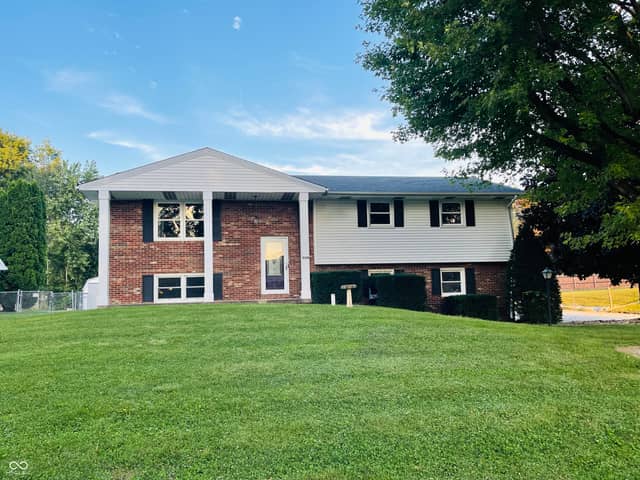 2334 Malibu Court, Anderson, IN 46012, photo 2 of 20