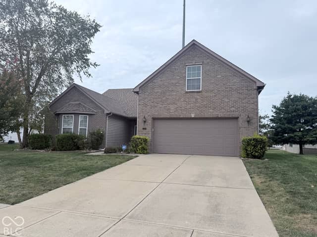 2204 Bluewing Road, Greenwood, IN 46143, photo 2 of 27