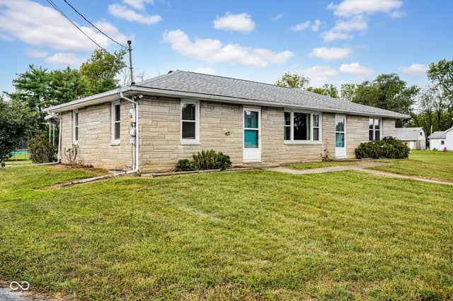 6954 S Jonesville Road, Columbus, IN 47201, photo 5 of 32