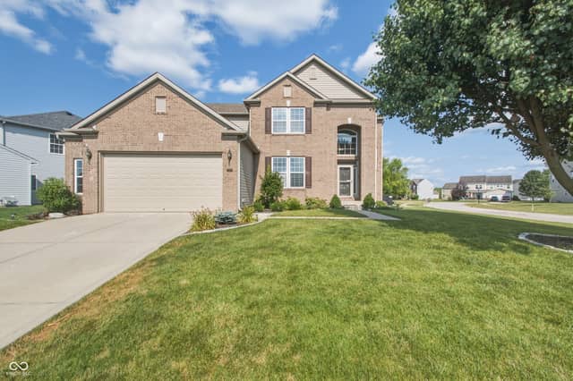 1263 Vista Way, Greenwood, IN 46143, photo 3 of 50