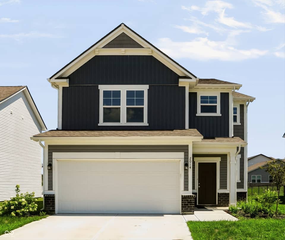 2014 Oak Leaf Way, Shelbyville