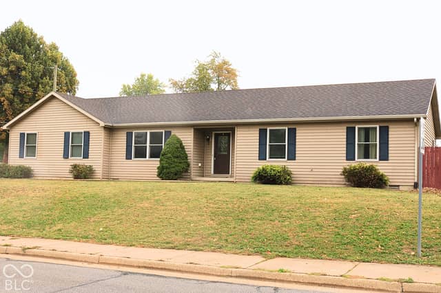 1200 S Mill Street, Crawfordsville, IN 47933, photo 4 of 57