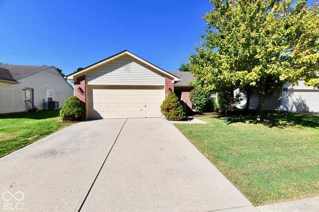 18857 Prairie Crossing, Noblesville, IN 46062, photo 3 of 49