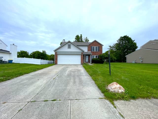 10522 Creekside Woods Drive, Indianapolis, IN 46239, photo 4 of 35