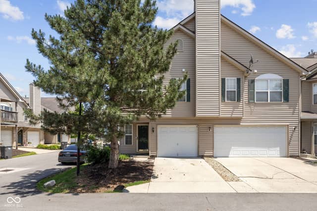 4827 Flat Stone Place, Indianapolis, IN 46268, photo 3 of 24