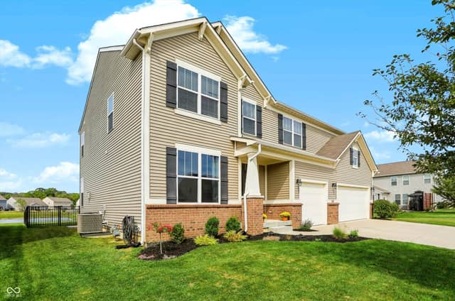 4524 Goose Rock Drive, Indianapolis, IN 46239, photo 2 of 34
