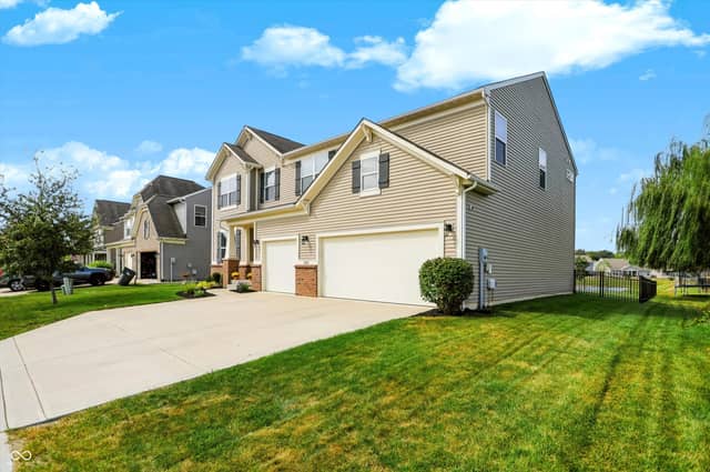 4524 Goose Rock Drive, Indianapolis, IN 46239, photo 4 of 34