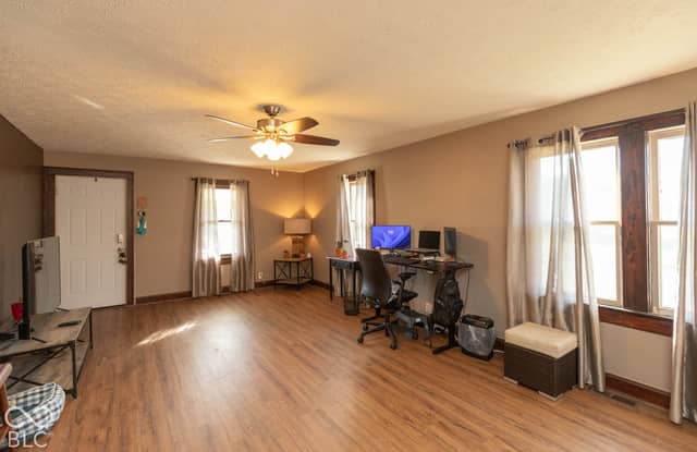 1003 Center Street, Seymour, IN 47274, photo 5 of 19