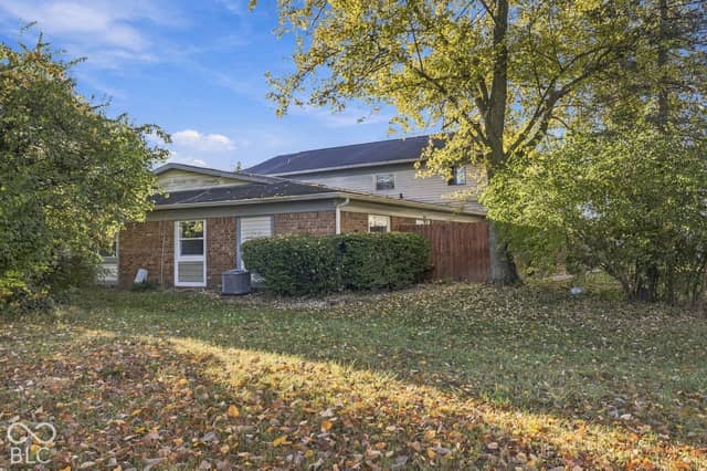 4454 Four Seasons Circle, Indianapolis, IN 46226, photo 2 of 35