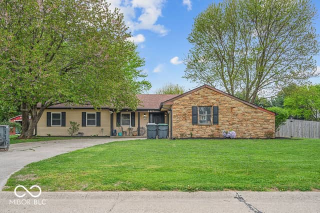 387 Pleasantview Boulevard, Greenwood, IN 46142, photo 4 of 49
