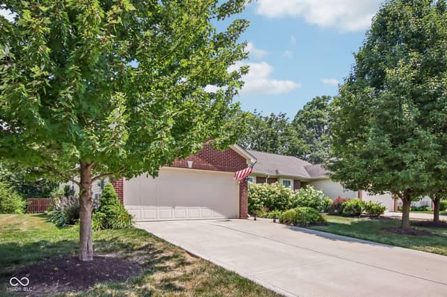 425 Dylan Drive, Avon, IN 46123, photo 3 of 32
