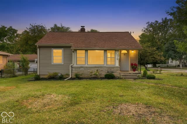 301 N Pasadena Street, Indianapolis, IN 46219, photo 3 of 27