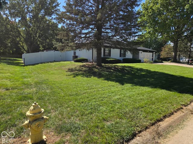 455 Pleasantview Boulevard, Greenwood, IN 46142, photo 3 of 32