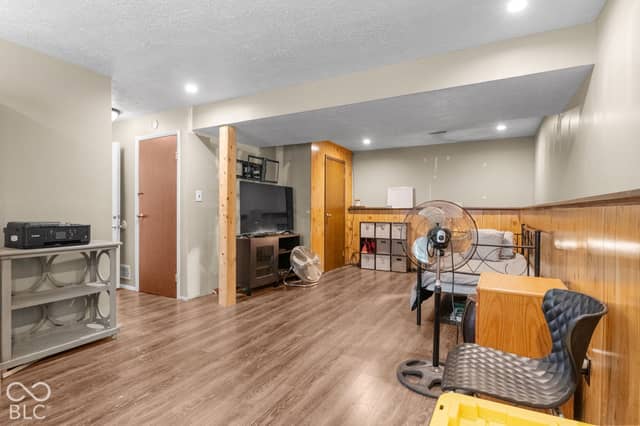 9007 Squire Court, Indianapolis, IN 46250, photo 4 of 16