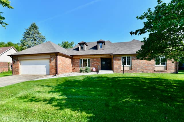3190 Greensview Drive, Greenwood, IN 46143, photo 3 of 76