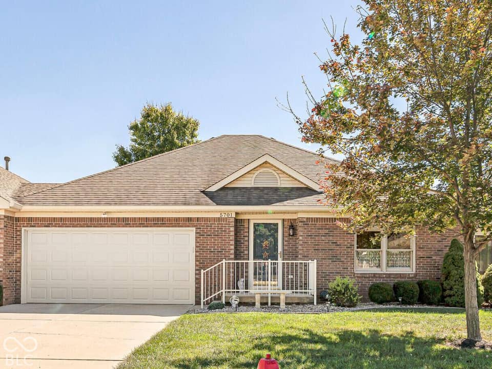 5701 Kensington Way N, Plainfield, IN 46168, photo 1 of 30