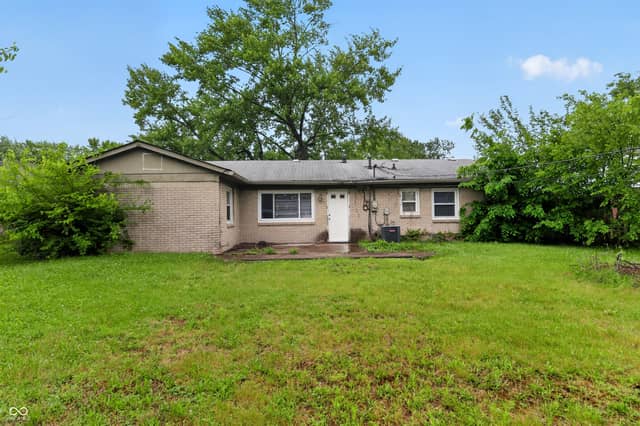 10025 Catalina Drive, Indianapolis, IN 46235, photo 2 of 15