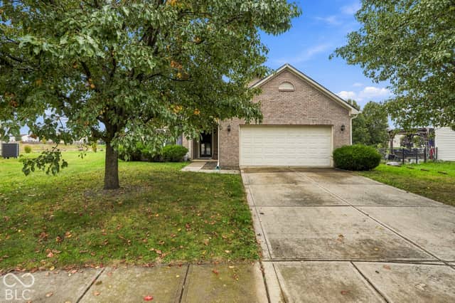 2349 Cole Wood Circle, Indianapolis, IN 46239, photo 3 of 29