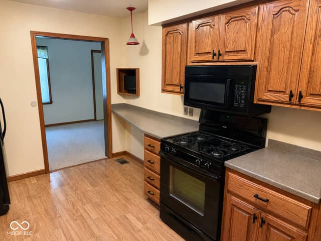 6648 McFarland Road, Indianapolis, IN 46227, photo 3 of 33