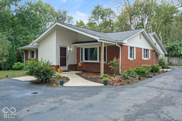 6802 Hillcrest Court, Indianapolis, IN 46227, photo 3 of 31
