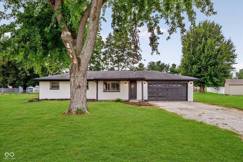 7172 W Crestwood Drive, Delphi, IN 46923, photo 1 of 32