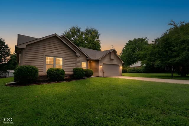 572 San Ricardo Drive, Greenwood, IN 46142, photo 4 of 27