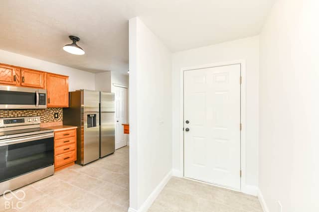 8123 Little River Lane, Indianapolis, IN 46239, photo 3 of 31