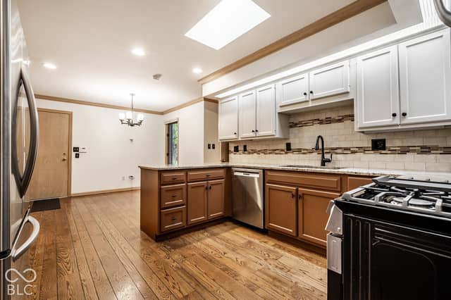 8722 Cricket Tree Lane, Indianapolis, IN 46260, photo 5 of 33
