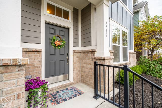 5739 Buskirk Drive, Indianapolis, IN 46216, photo 2 of 30