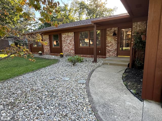 762 Leisure Lane, Greenwood, IN 46142, photo 2 of 43