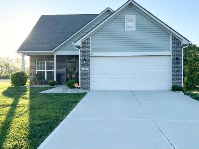 1583 N Creekwater Pass, Greenfield, IN 46140, photo 3 of 30