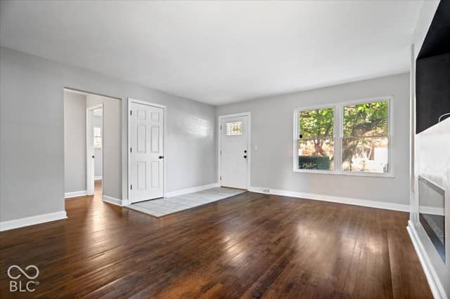 8539 Palm Court, Indianapolis, IN 46219, photo 5 of 32